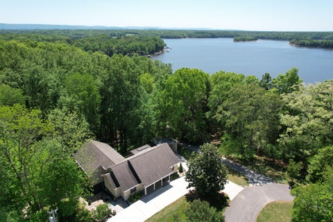 Homes For Sale - 105 W Paradise Drive<br/> Franklin County, Winchester, TN 37398