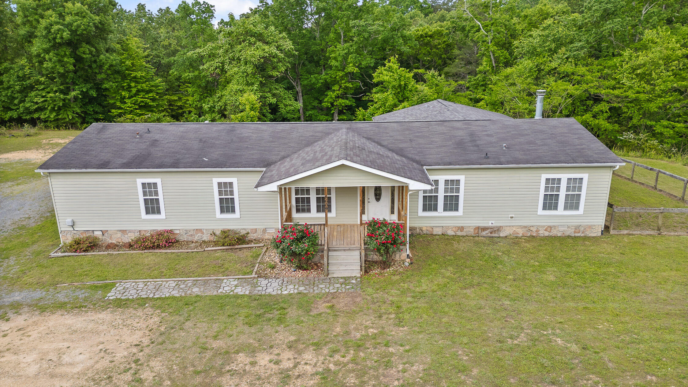 8609 Kevin Lane, Harrison, Tennessee image 5