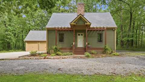 Photo of 2604 Stewart Road, Signal Mountain, TN 37377 (MLS # 1535615)