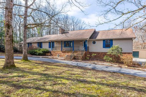 Photo of 1212 Rocky Dell Lane, Signal Mountain, TN 37377 (MLS # 1528064)