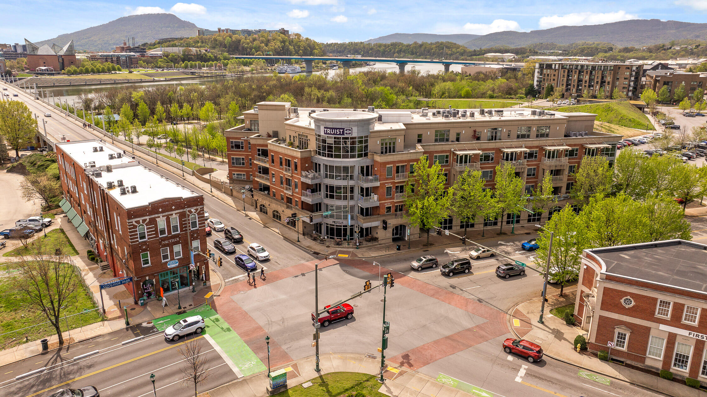 4 Cherokee Boulevard #405, Chattanooga, Tennessee image 2