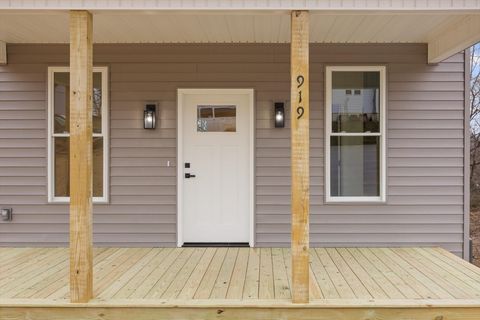 Tiny photo for 919 2nd Street NE, Cleveland, TN 37311 (MLS # 1527973)