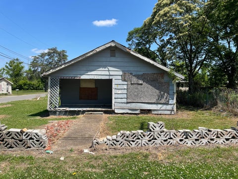 Homes For Sale - 529 W Gordon Avenue<br/> Walker County, Rossville, GA 30741