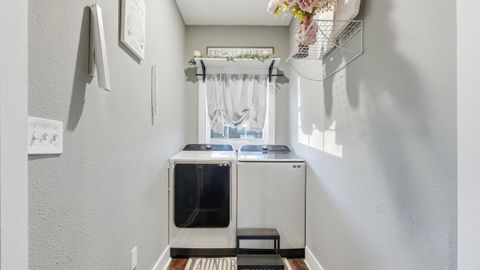 Tiny photo for 8 W Eighth Street, Chickamauga, GA 30707 (MLS # 1526557)