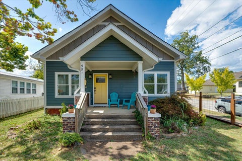 Photo of 901 S Highland Park Avenue, Chattanooga, TN 37404 (MLS # 1542634)