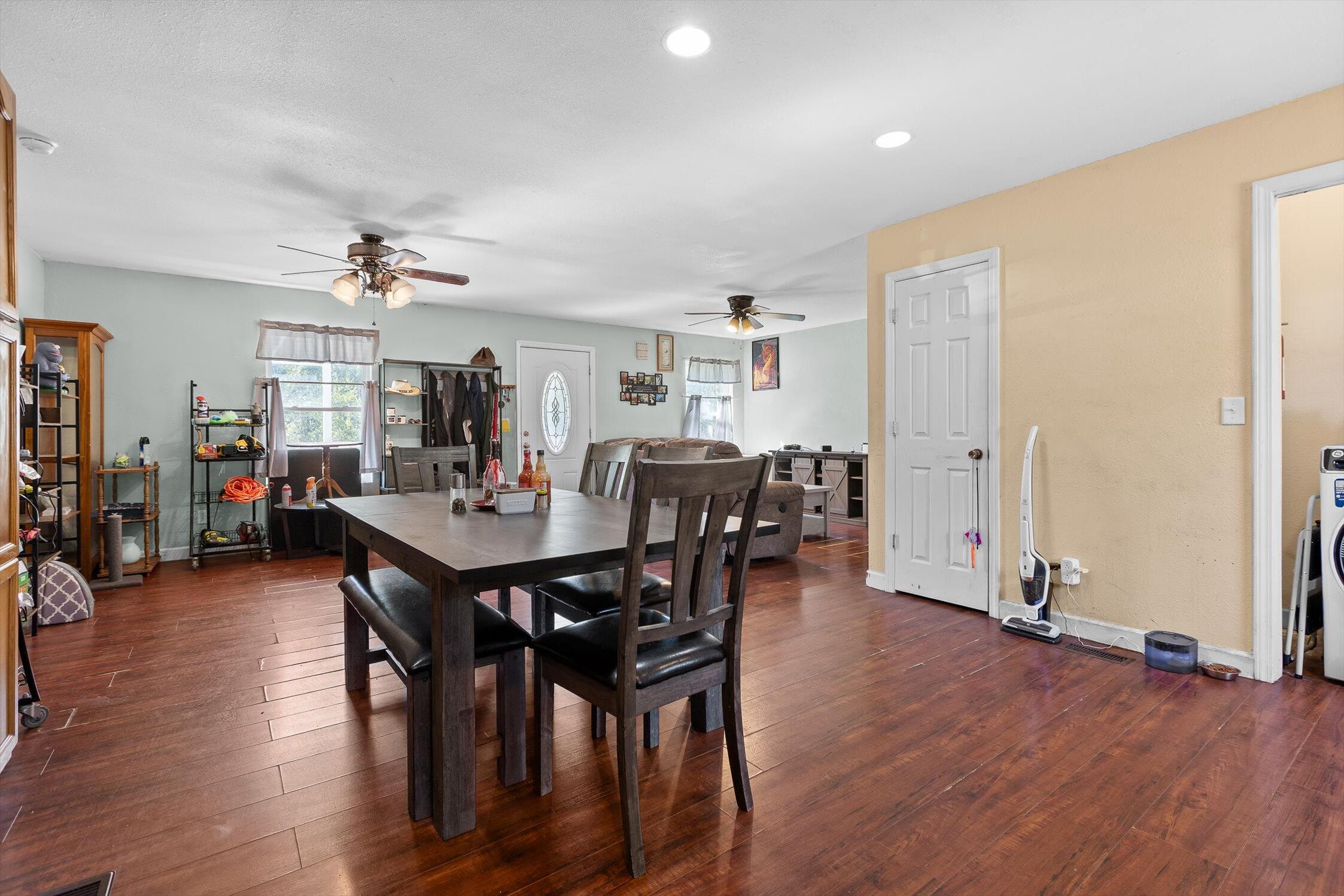 Whitwell, Tennessee 37397, United States, 3 Bedrooms Bedrooms, ,2 BathroomsBathrooms,Residential,Active,230651