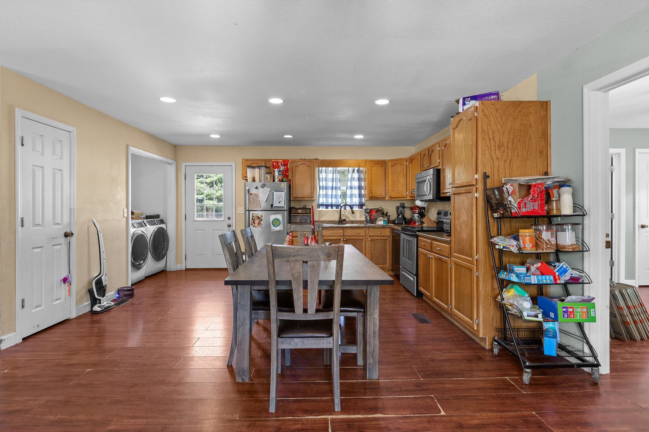 Whitwell, Tennessee 37397, United States, 3 Bedrooms Bedrooms, ,2 BathroomsBathrooms,Residential,Active,230651