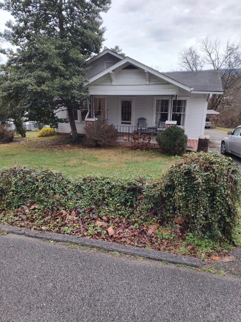 Photo of 3711 Tacoma Avenue, Chattanooga, TN 37415 (MLS # 1526378)