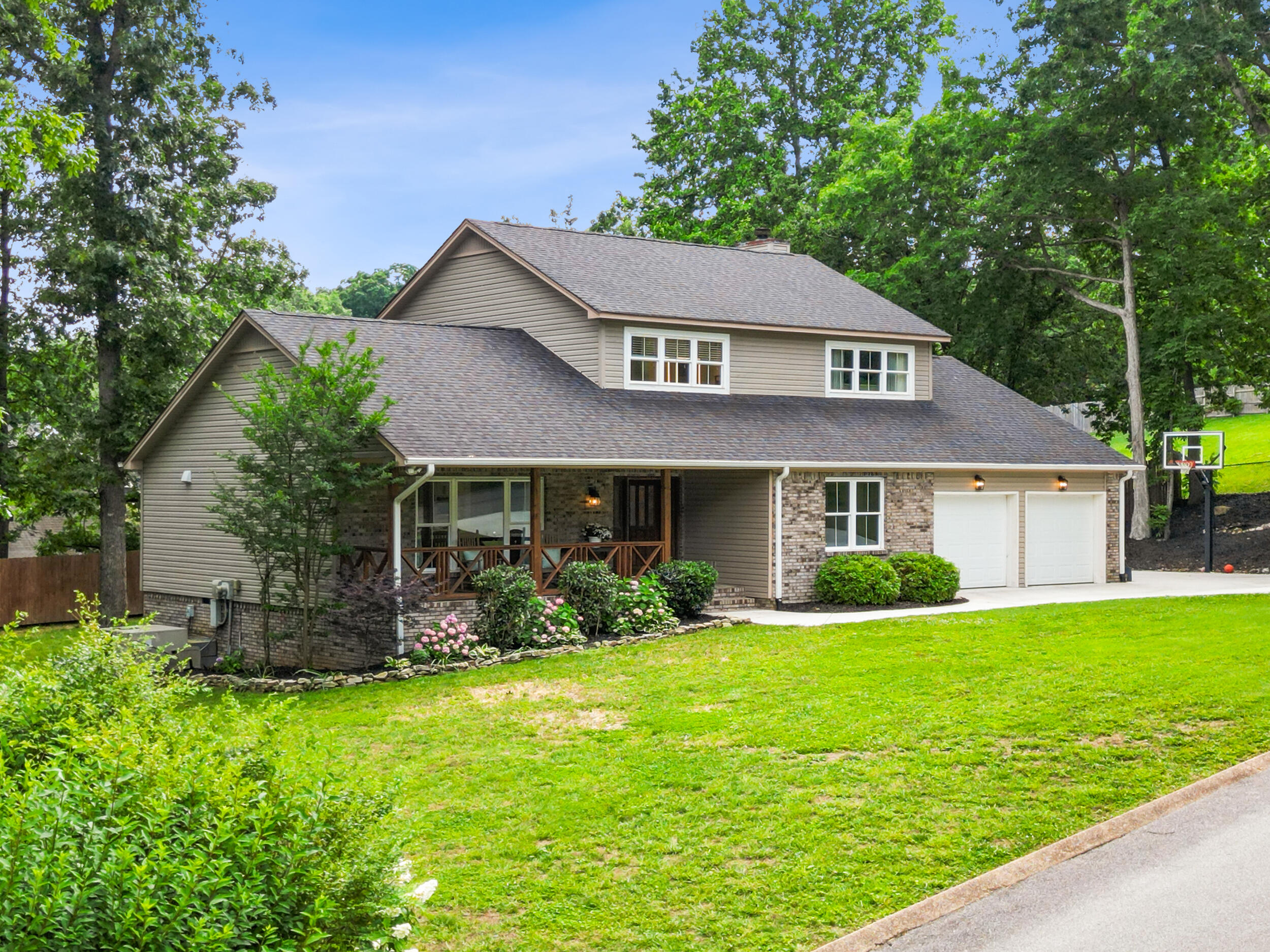 8708 Misty Hollow Lane, Chattanooga, Tennessee image 3