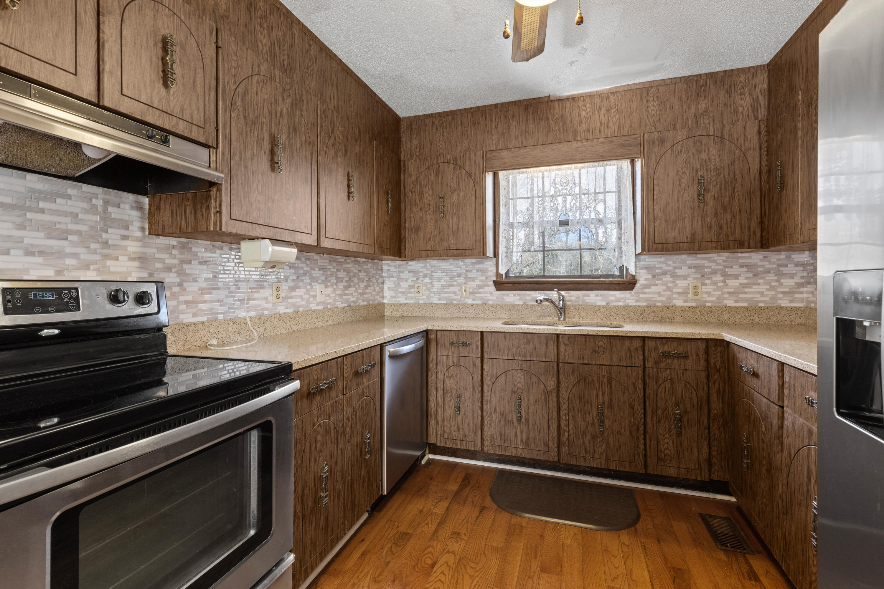 2430 N Shore Acres Road, Soddy Daisy, Tennessee image 13