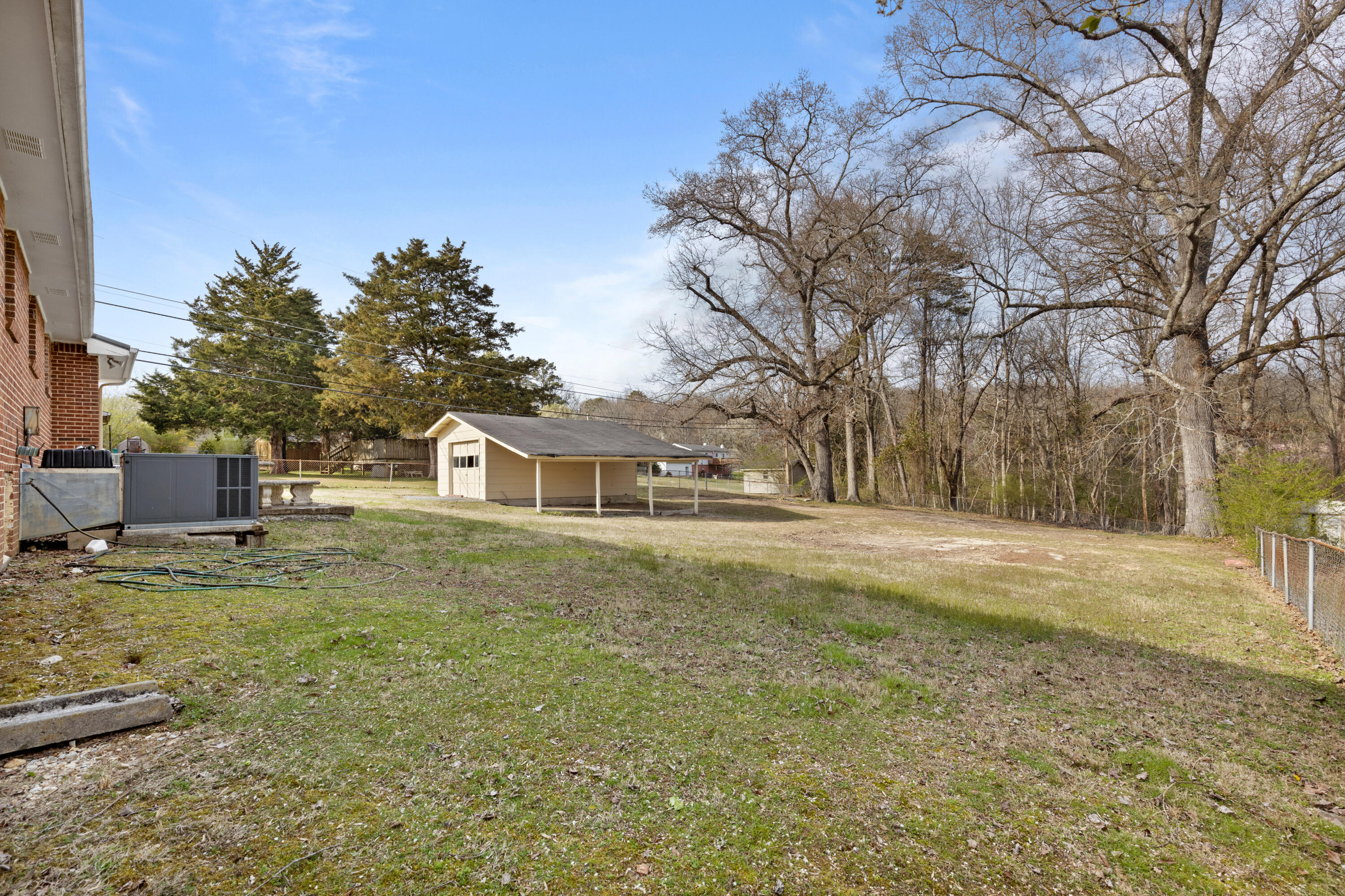 2430 N Shore Acres Road, Soddy Daisy, Tennessee image 4