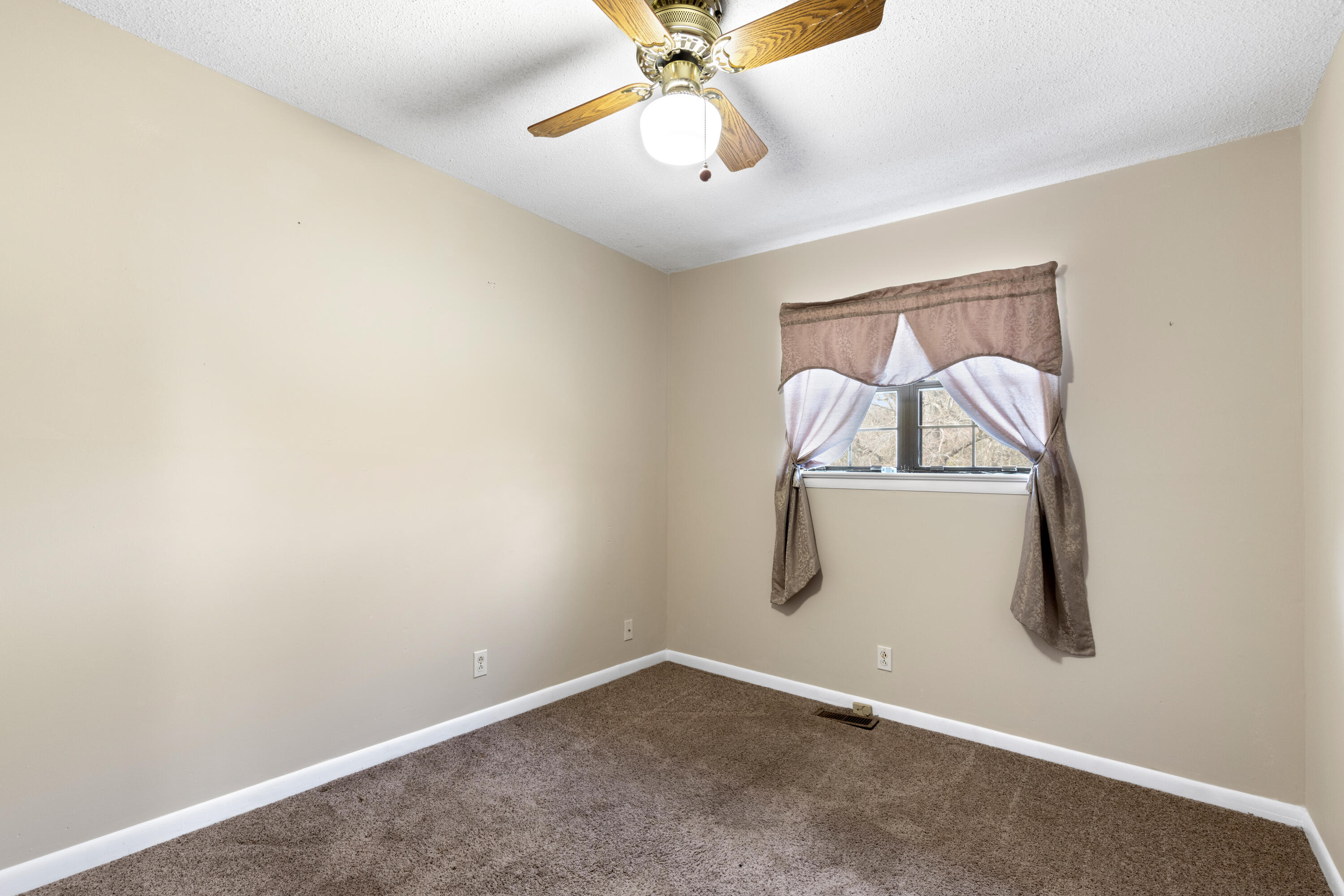 2430 N Shore Acres Road, Soddy Daisy, Tennessee image 22