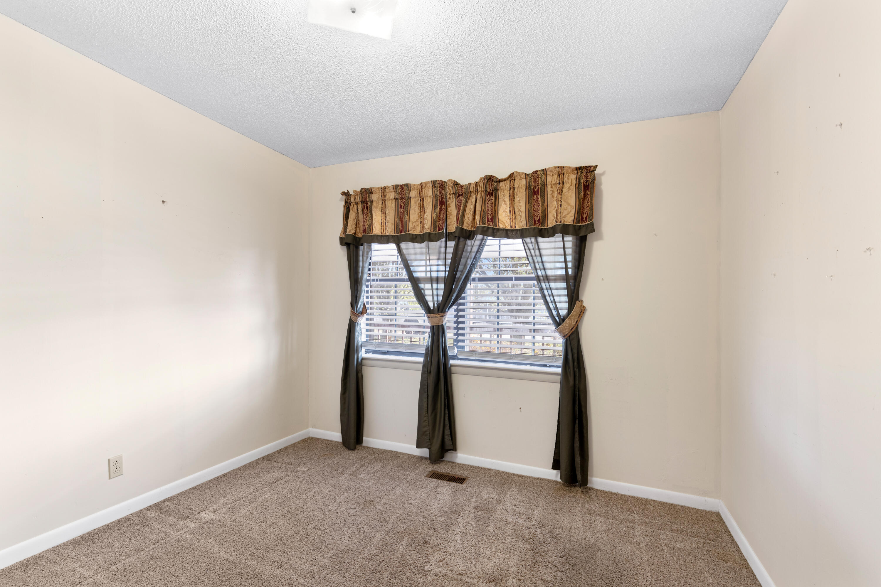 2430 N Shore Acres Road, Soddy Daisy, Tennessee image 23