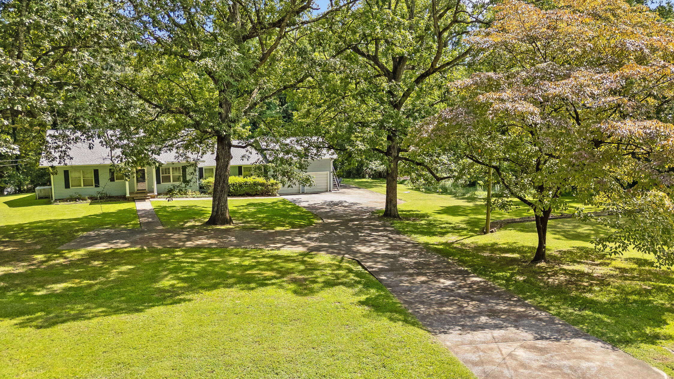 1702 James Boulevard