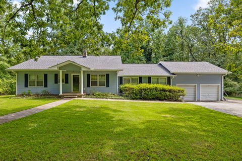 Photo of 1702 James Boulevard, Signal Mountain, TN 37377 (MLS # 1518977)