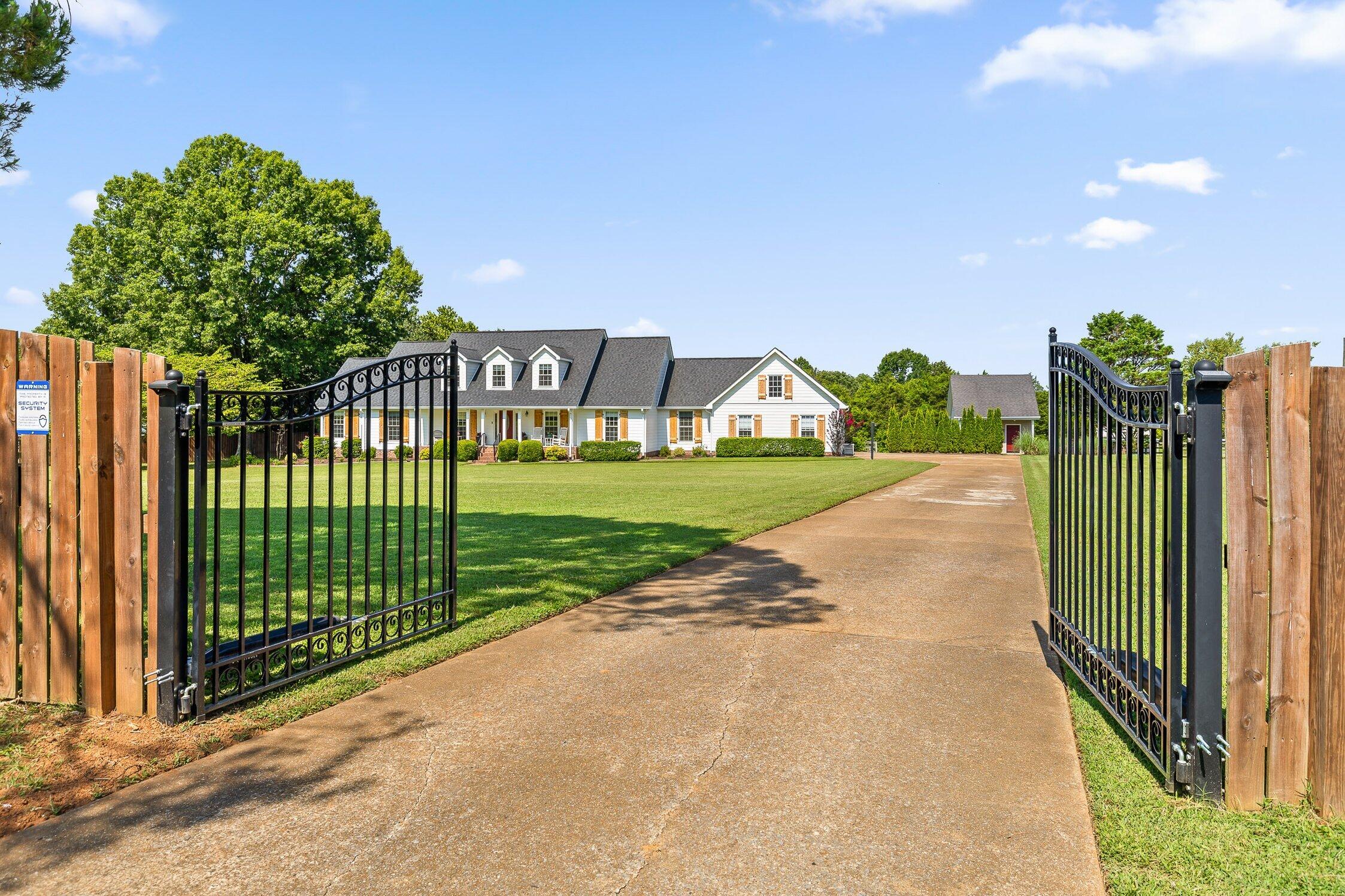 389 Pleasant View Drive