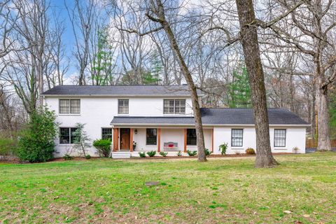 Photo of 91 Carriage Hill Hl, Signal Mountain, TN 37377 (MLS # 1529666)