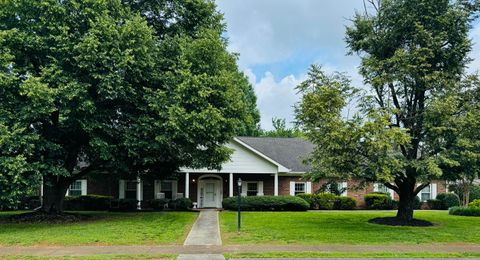 Photo of 4736 Sussex Lane, Chattanooga, TN 37421 (MLS # 1536846)