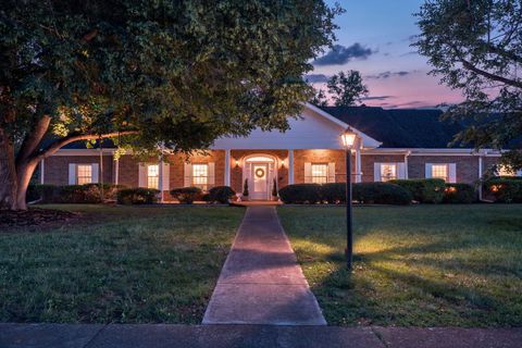 Photo of 4736 Sussex Lane, Chattanooga, TN 37421 (MLS # 1536846)