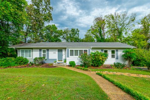 Photo of 3202 Lockwood Drive, Chattanooga, TN 37415 (MLS # 1520832)