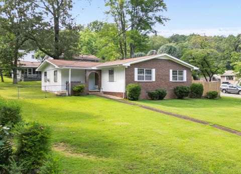 Photo of 4543 N Ravenwood Drive, Chattanooga, TN 37415 (MLS # 1517040)