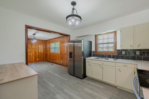 Tiny photo for 4116 Grand Avenue, Chattanooga, TN 37410 (MLS # 1527665)