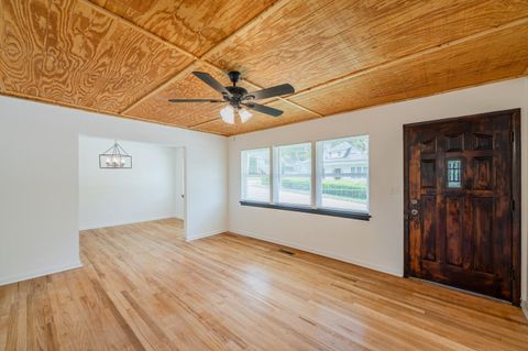Tiny photo for 4116 Grand Avenue, Chattanooga, TN 37410 (MLS # 1527665)