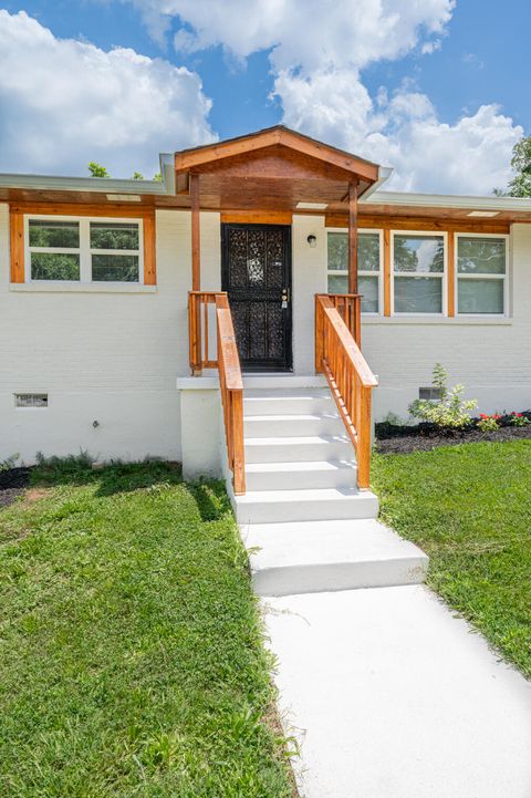 Tiny photo for 4116 Grand Avenue, Chattanooga, TN 37410 (MLS # 1527665)