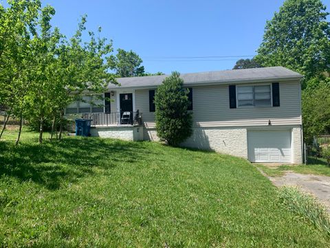 Photo of 375 Greens Lake Circle, Rossville, GA 30741 (MLS # 1533389)