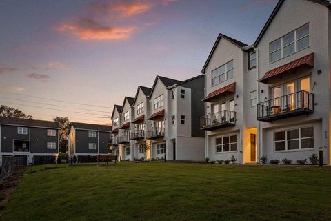 Photo of 783 Bespoke Way, Chattanooga, TN 37406 (MLS # 1525400)