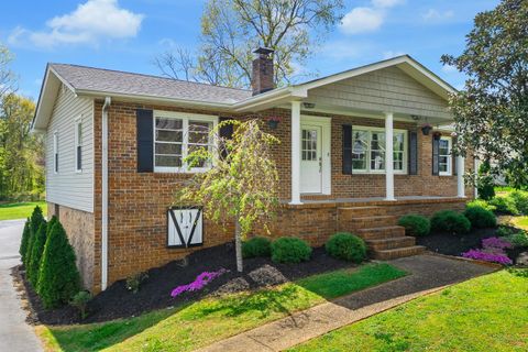 Photo of 2418 Crescent Club Drive, Hixson, TN 37343 (MLS # 1531909)