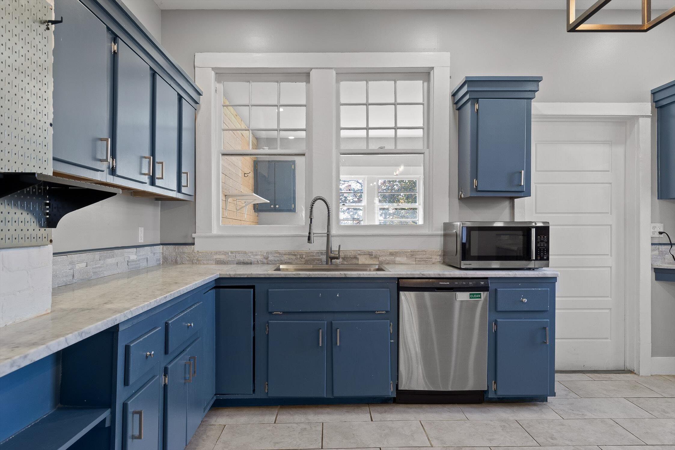 Lafayette, Georgia 30728, United States, 4 Bedrooms Bedrooms, ,3 BathroomsBathrooms,Residential,Active,248514