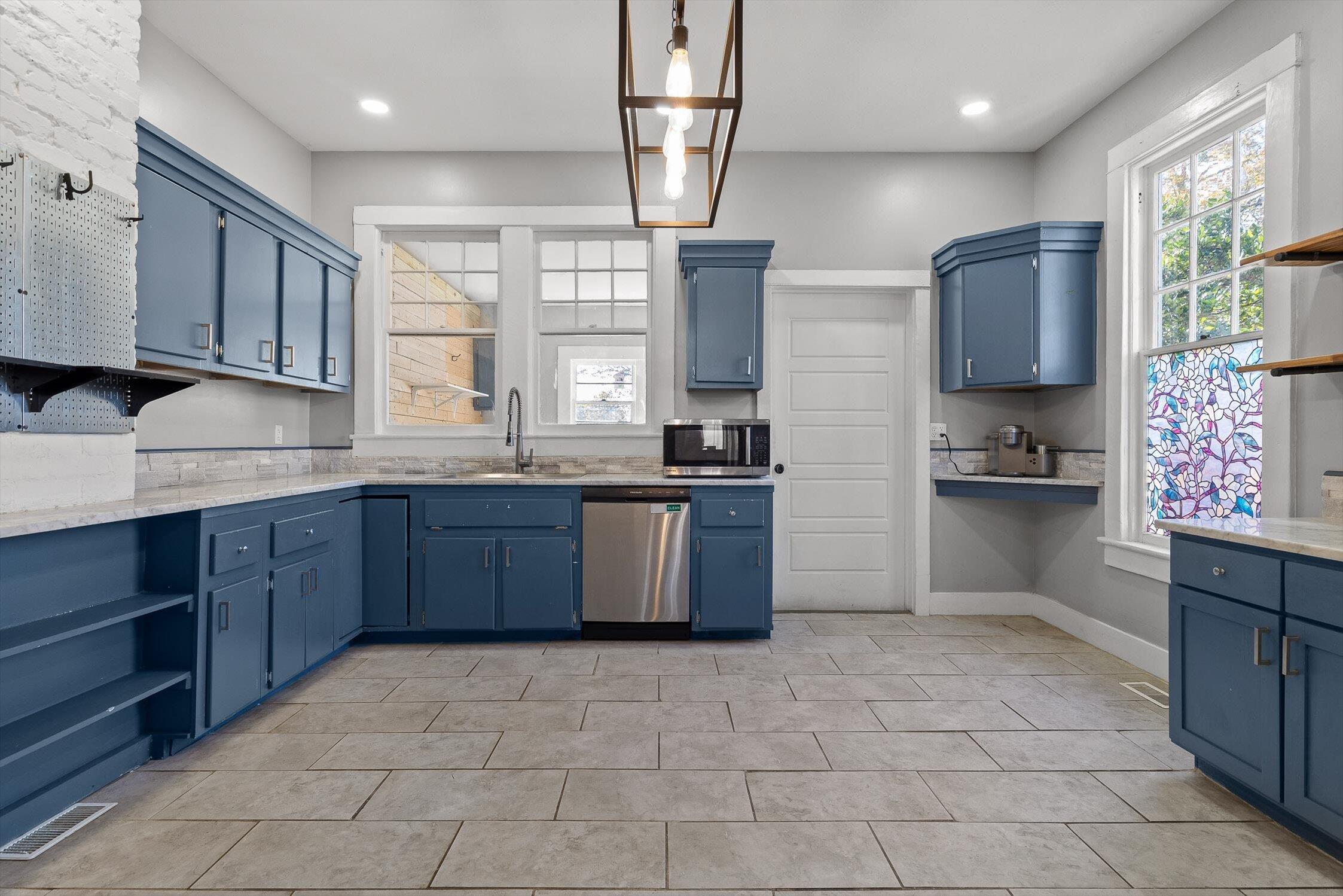 Lafayette, Georgia 30728, United States, 4 Bedrooms Bedrooms, ,3 BathroomsBathrooms,Residential,Active,248514