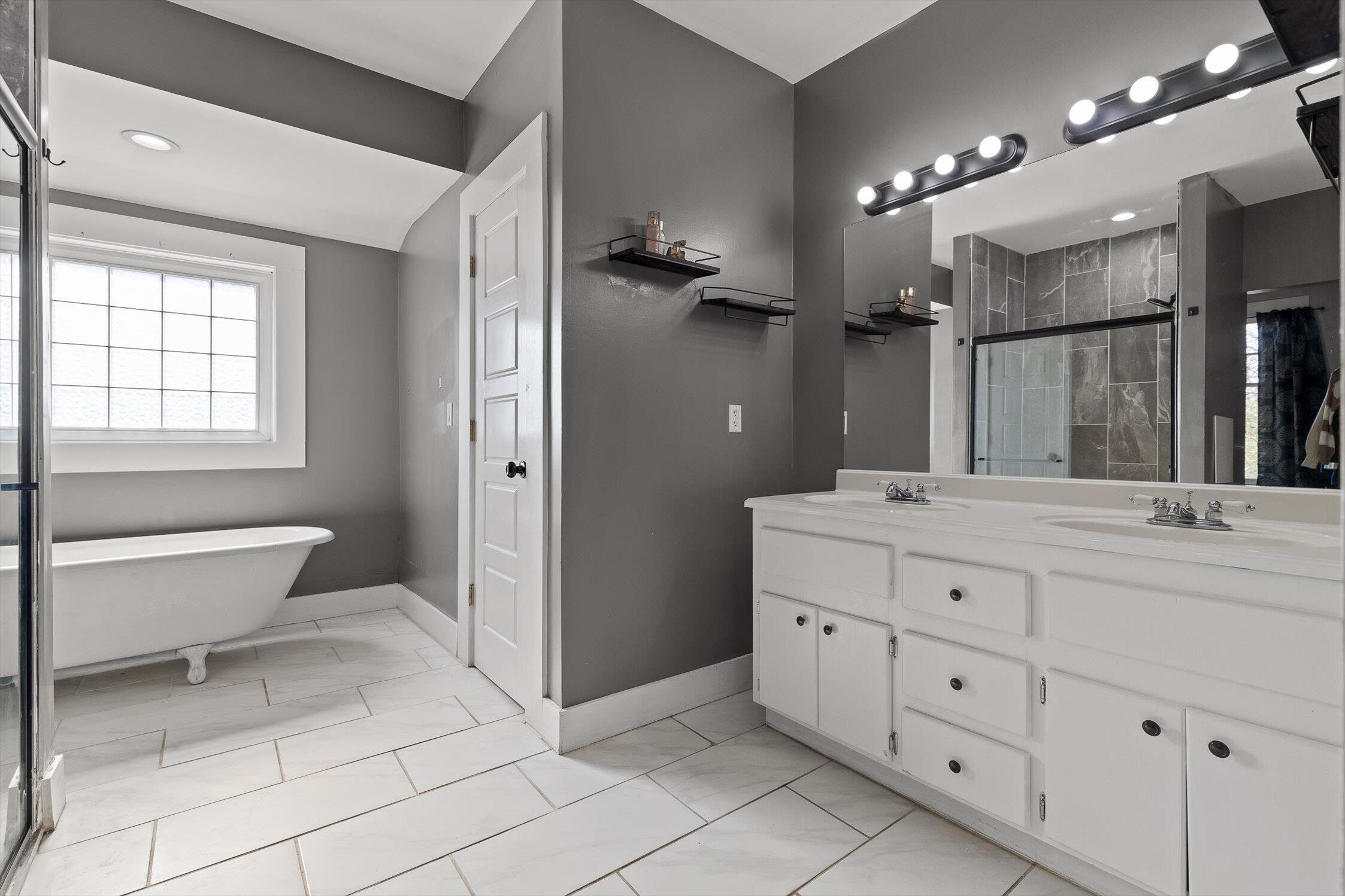 Lafayette, Georgia 30728, United States, 4 Bedrooms Bedrooms, ,3 BathroomsBathrooms,Residential,Active,248514