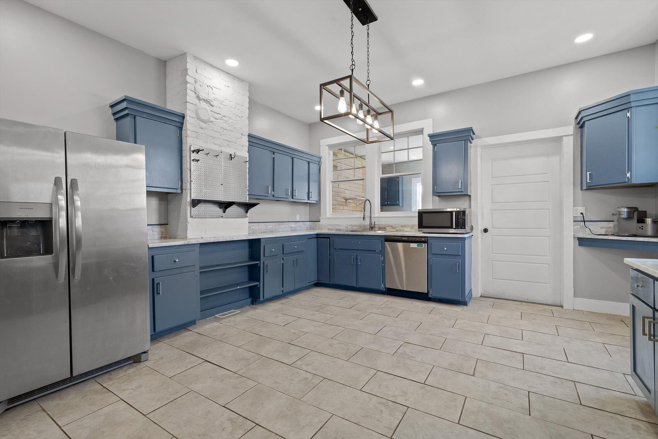 Lafayette, Georgia 30728, United States, 4 Bedrooms Bedrooms, ,3 BathroomsBathrooms,Residential,Active,248514