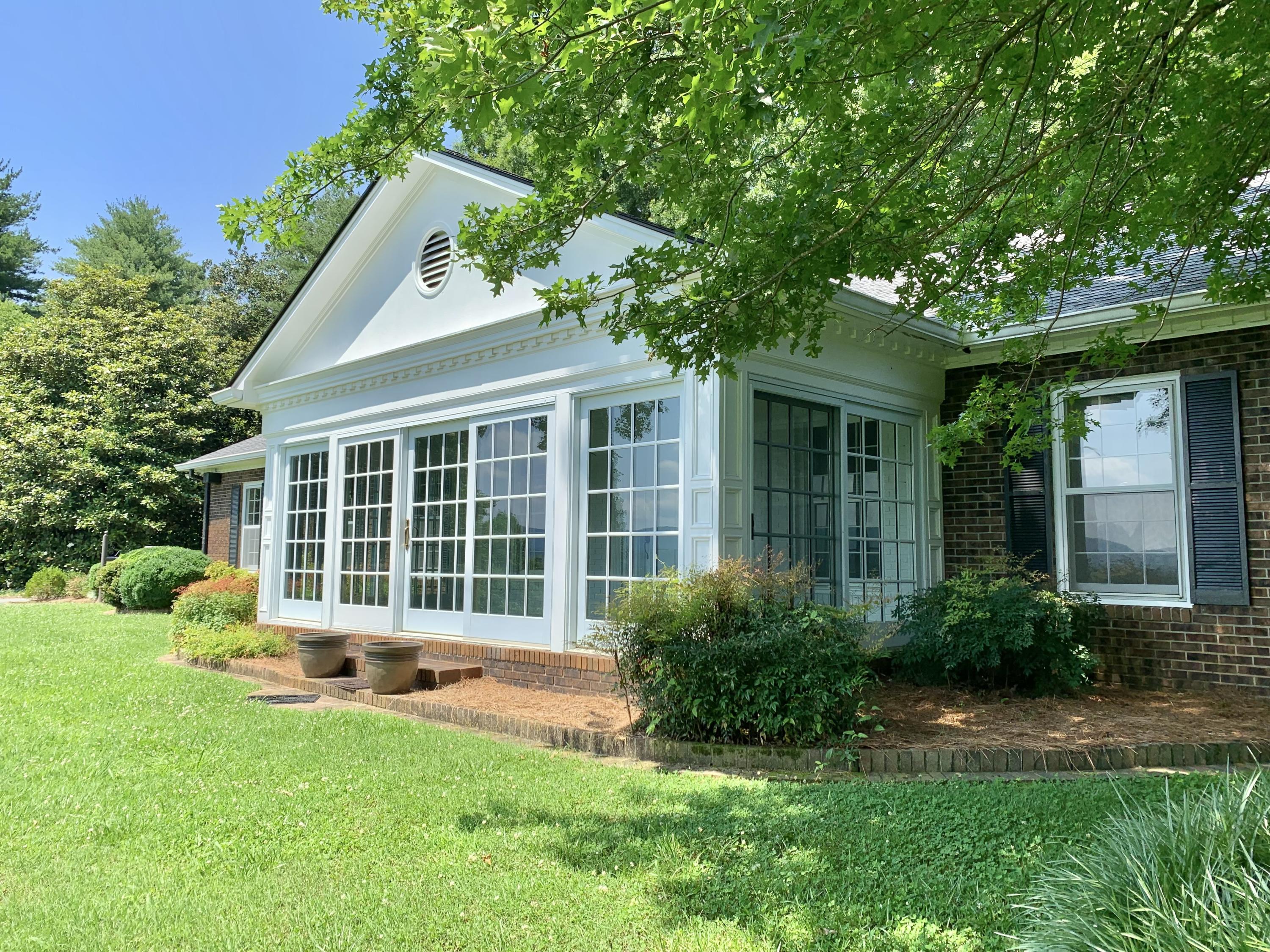 130 Apple Blossom Lane