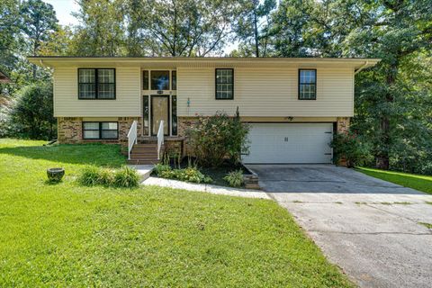Photo of 670 Charbell Street, Hixson, TN 37343 (MLS # 1520377)