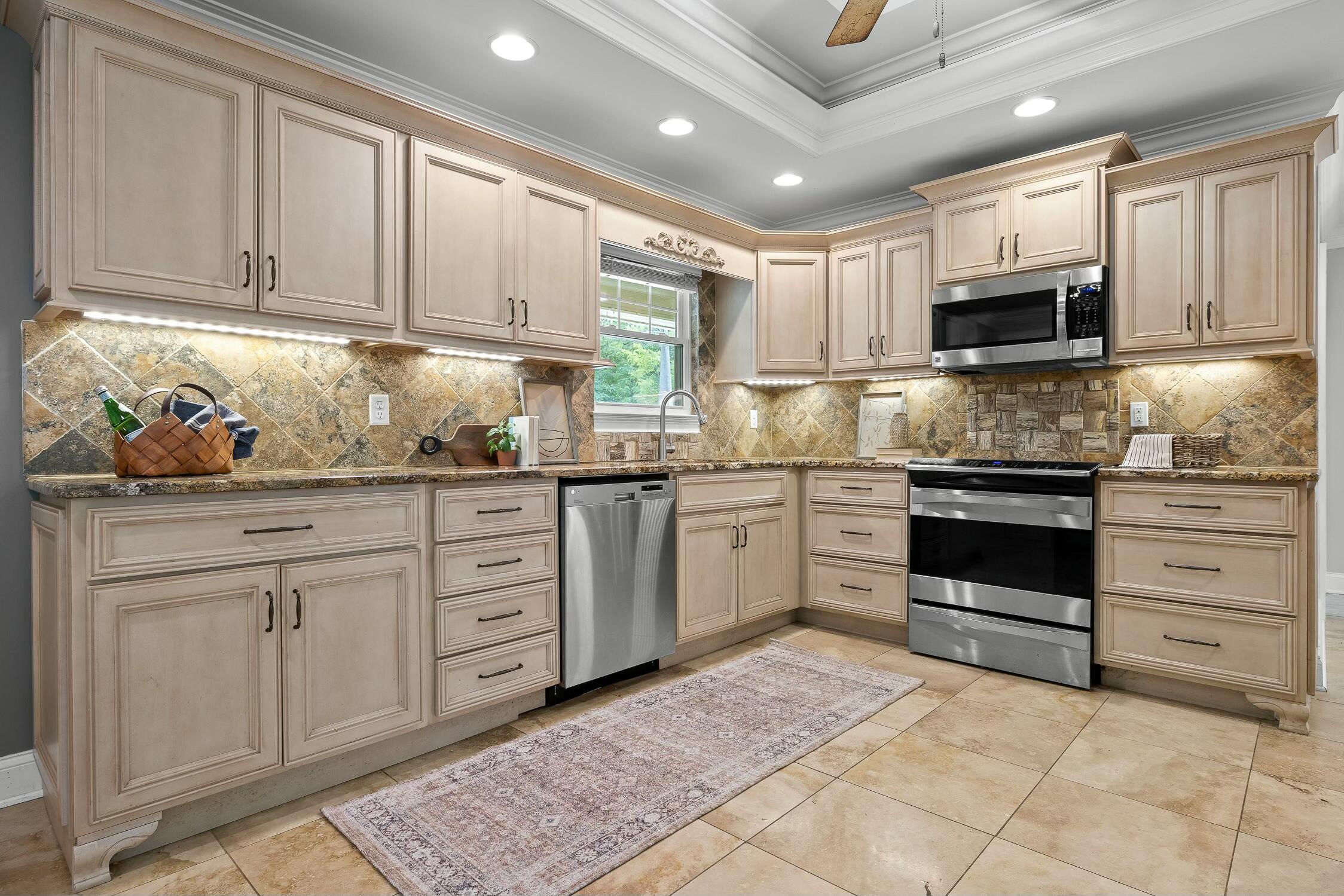2024 Clematis Drive, Hixson, Tennessee image 12