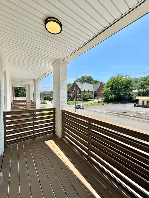 Photo of 1605 Dodds Avenue #102, Chattanooga, TN 37404 (MLS # 1515494)