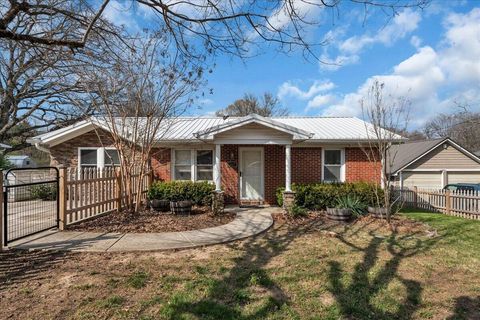 Photo of 162 1st Street, Monteagle, TN 37356 (MLS # 1531414)