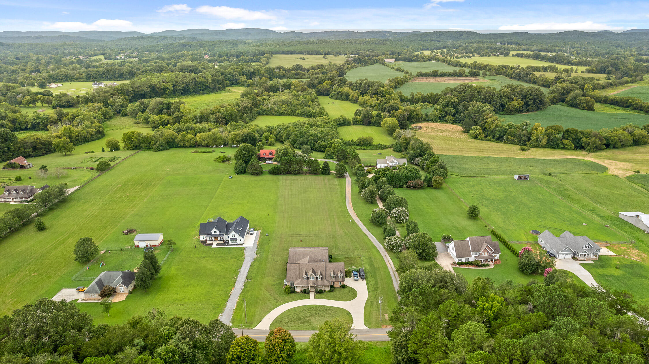 Charleston, Tennessee 37310, United States, 4 Bedrooms Bedrooms, ,5 BathroomsBathrooms,Residential,Active,47217