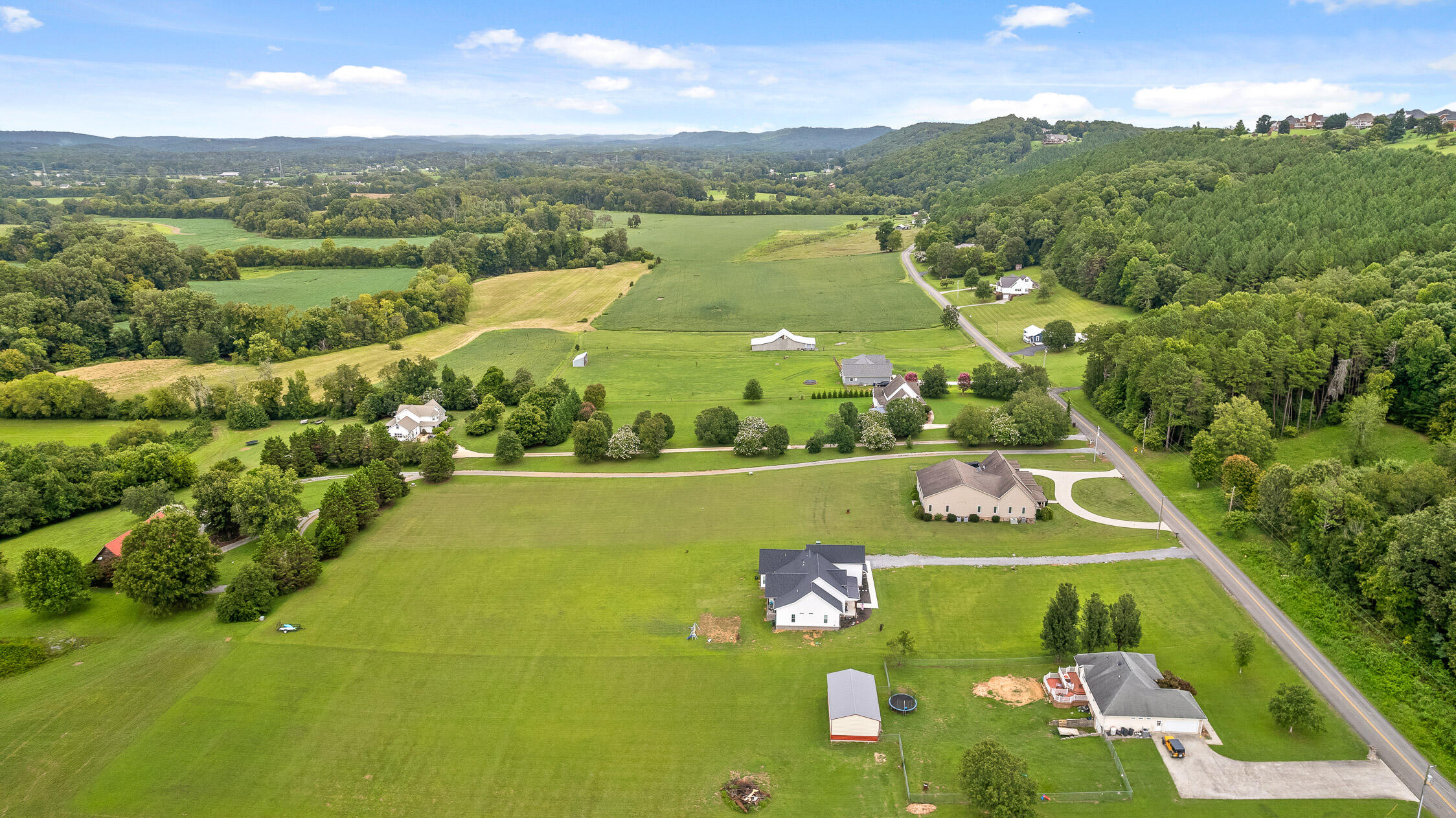 Charleston, Tennessee 37310, United States, 4 Bedrooms Bedrooms, ,5 BathroomsBathrooms,Residential,Active,47217