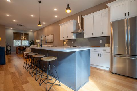 Photo of 899 Cherokee Boulevard, Chattanooga, TN 37405 (MLS # 1529780)