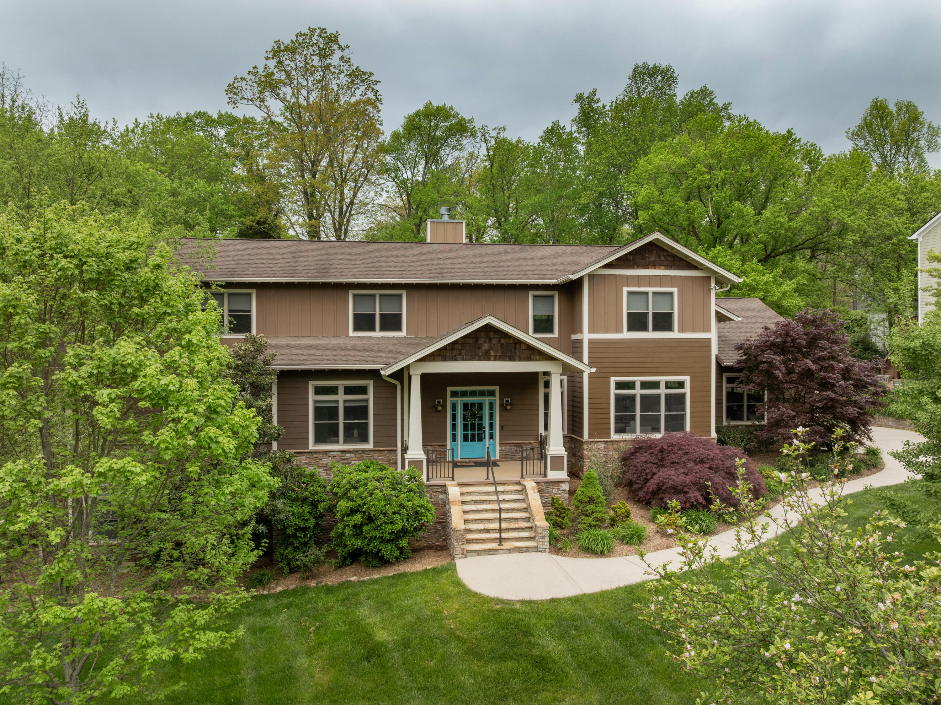 714 Berry Spring Path, Signal Mountain, Tennessee image 1