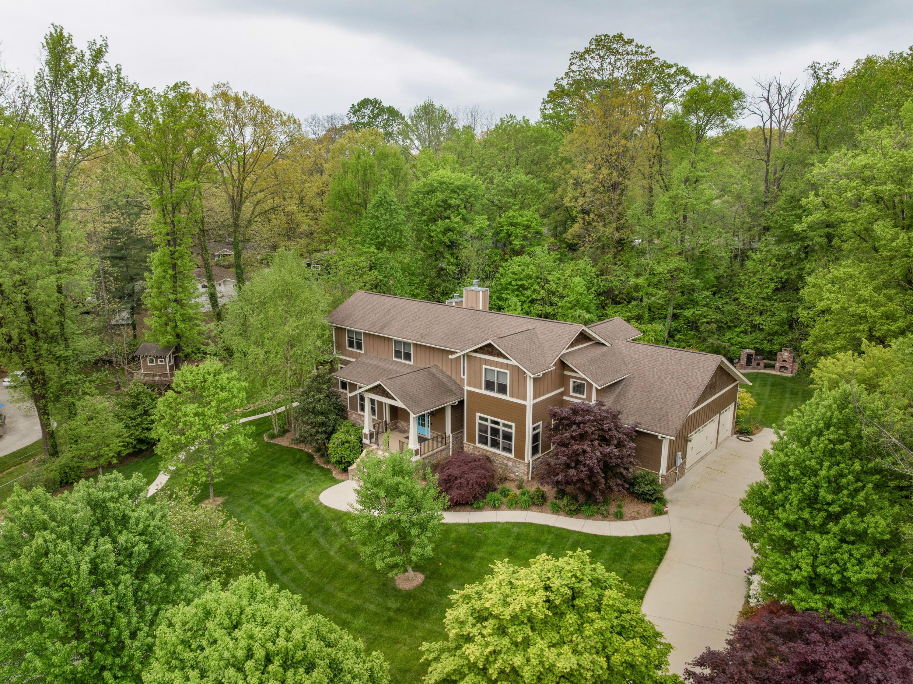 714 Berry Spring Path, Signal Mountain, Tennessee image 4