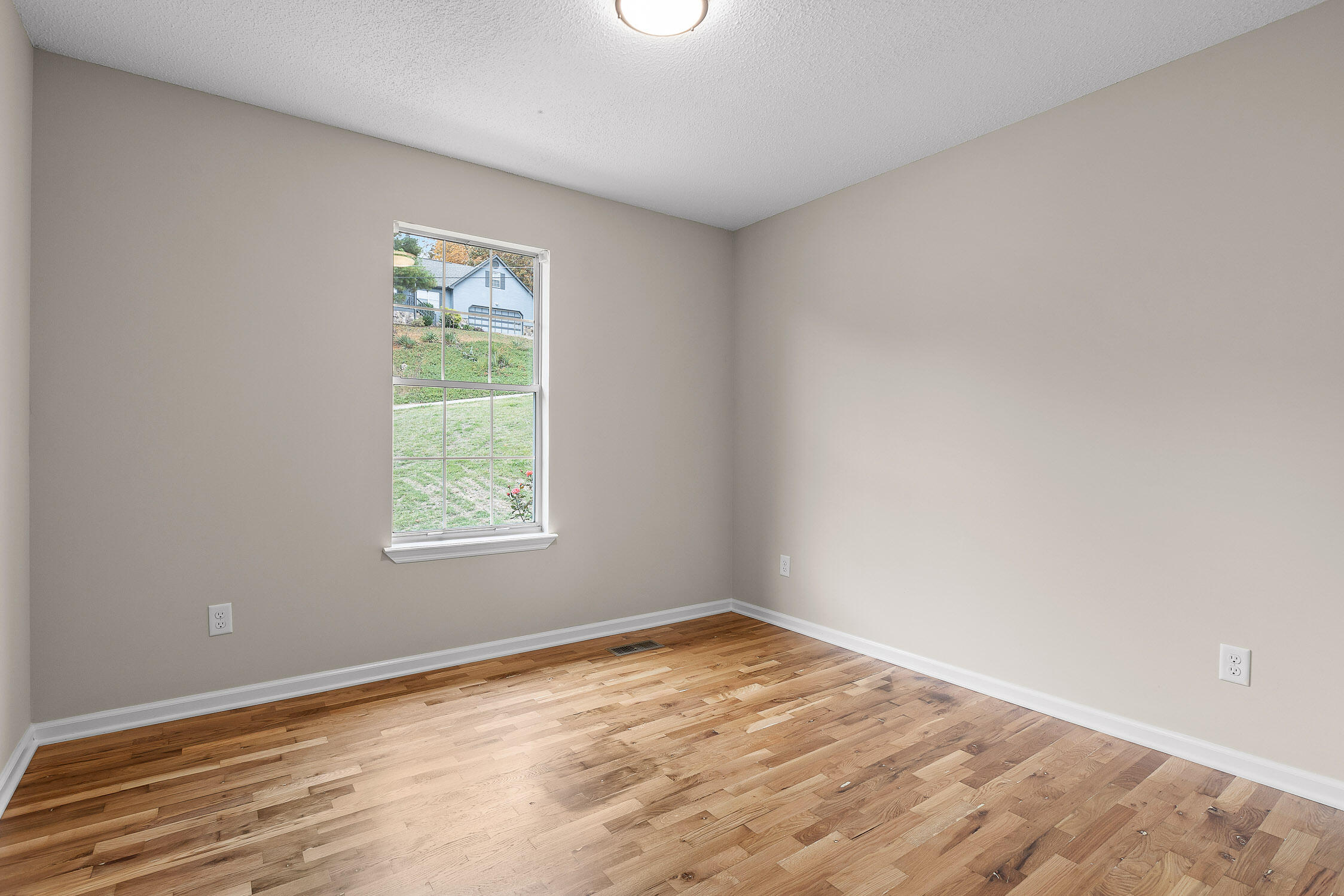 8718 Forest Pond Drive, Harrison, Tennessee image 16