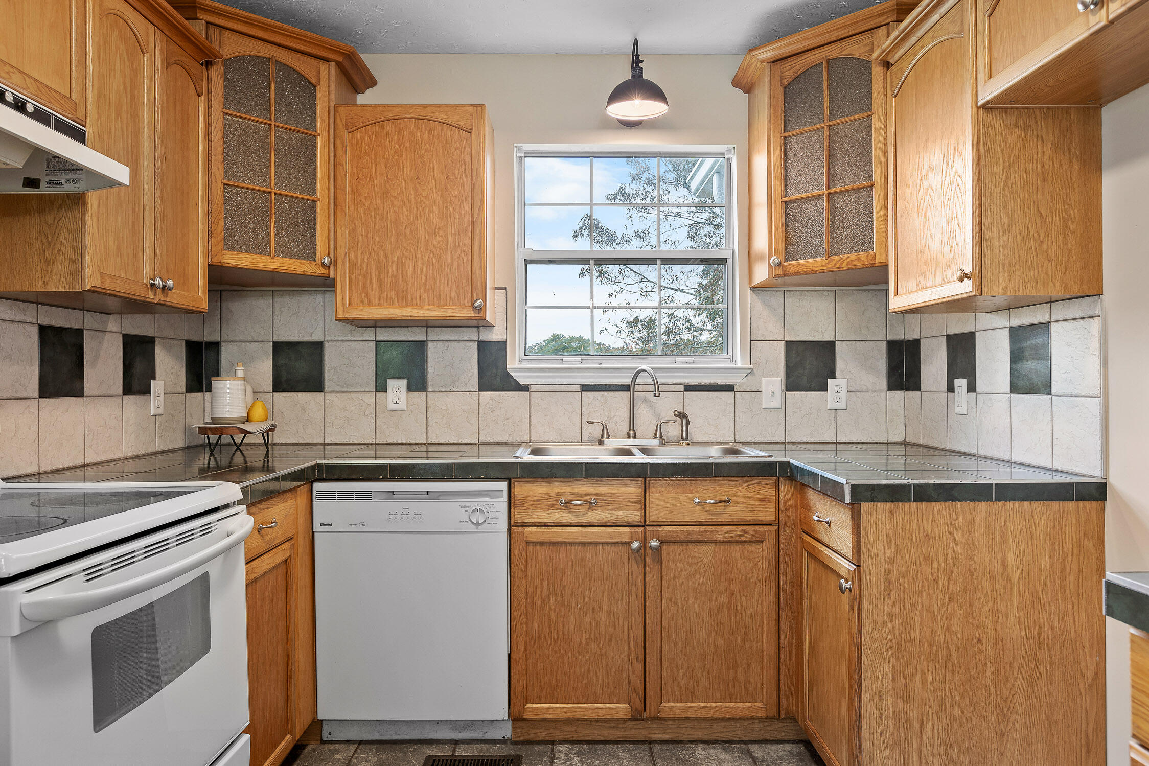 8718 Forest Pond Drive, Harrison, Tennessee image 13