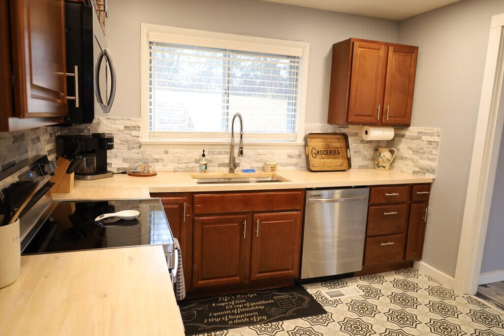 1125 Cranbrook Drive