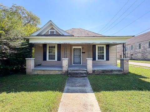 Homes For Sale - 4028 Highland Avenue<br/> Chattanooga, TN 37410