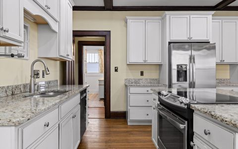 Tiny photo for 1502 Bailey Avenue, Chattanooga, TN 37404 (MLS # 1528595)